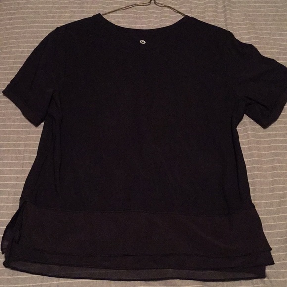 Lululemon Cropped Black Shirt - Picture 2 of 4